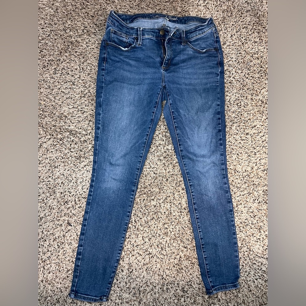Universal Thread Women's Skinny Jeans in Denim Blue